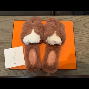 Brand New Shearling Oran Sandals